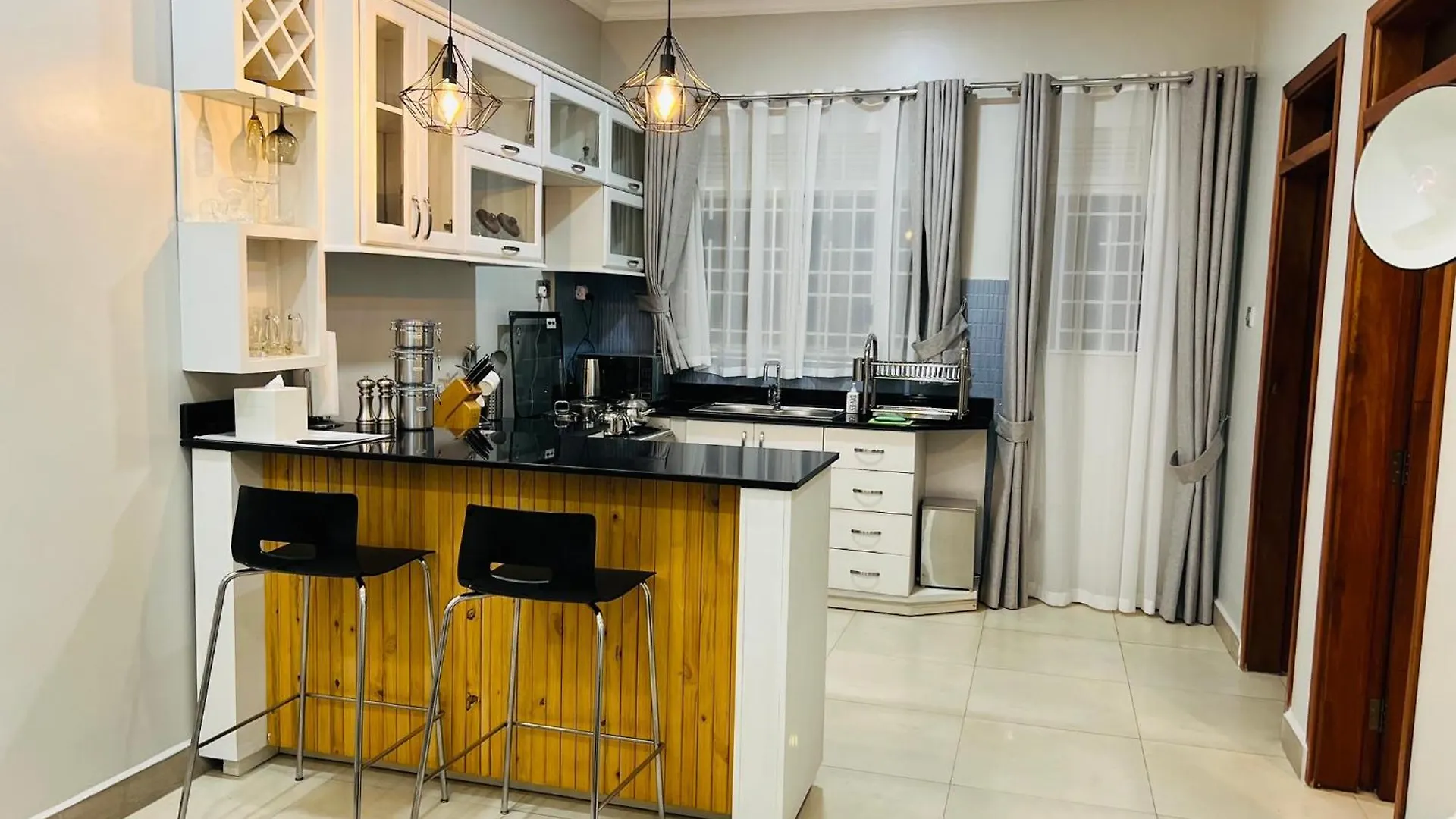 Вилла Alsander Homes Кампала Уганда